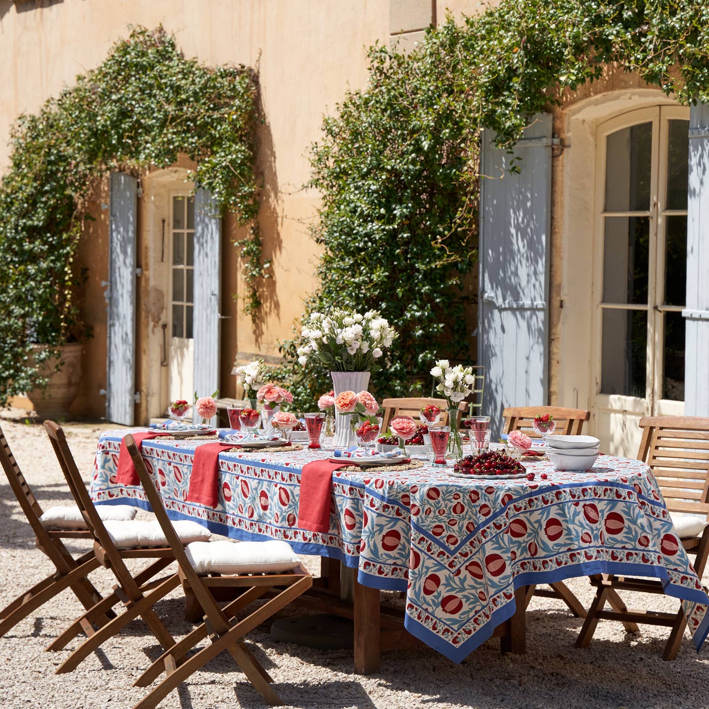 Grenadine Blue & Red Tablecloth